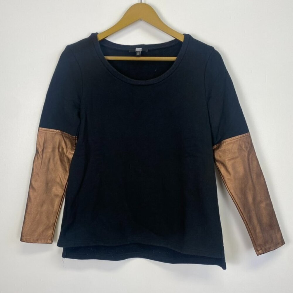 Saks Fifth Avenue Black and Metallic Sweatshirt